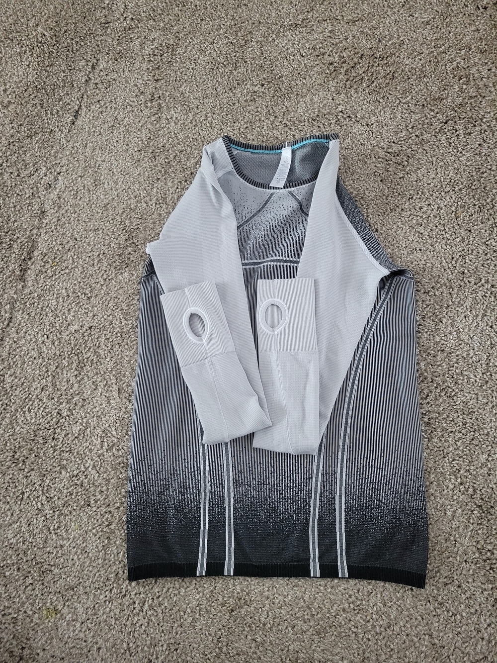 Ivivva Girl's Gray Ombre Athletic Long-Sleeve Tee - Picture 3 of 4